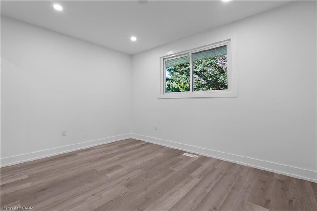 17 Old Coach Road, St. Catharines, ON - Indoor Photo Showing Other Room