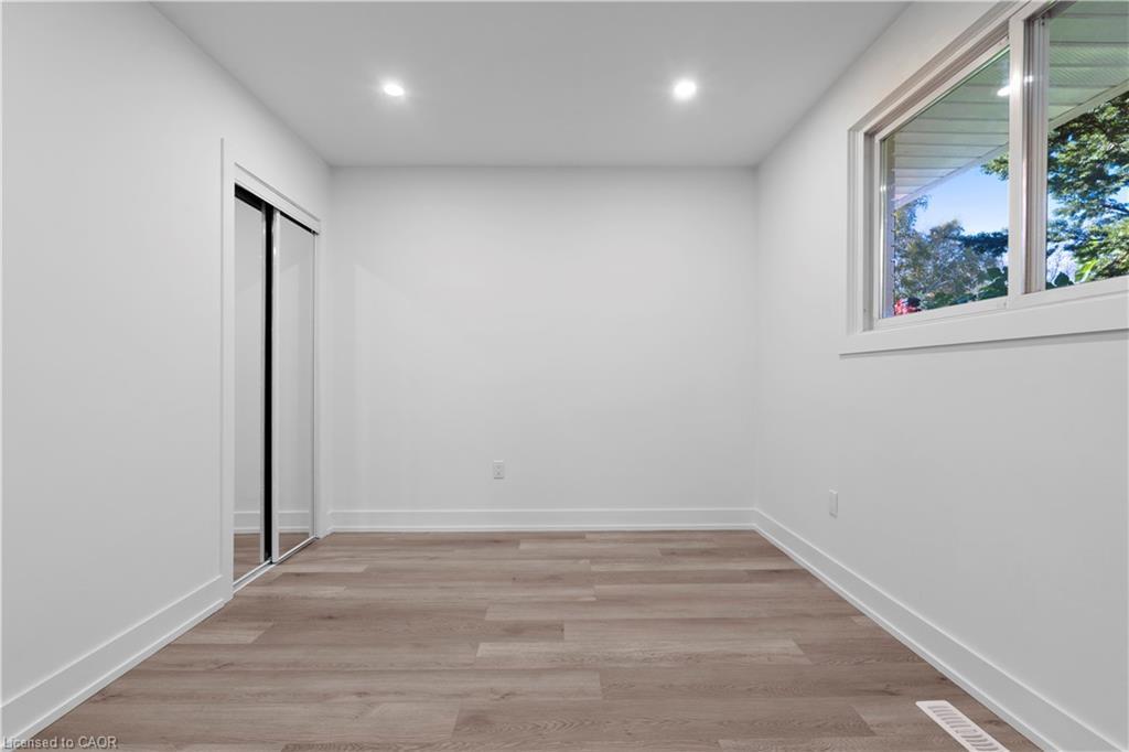 17 Old Coach Road, St. Catharines, ON - Indoor Photo Showing Other Room