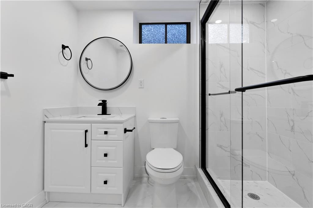 17 Old Coach Road, St. Catharines, ON - Indoor Photo Showing Bathroom