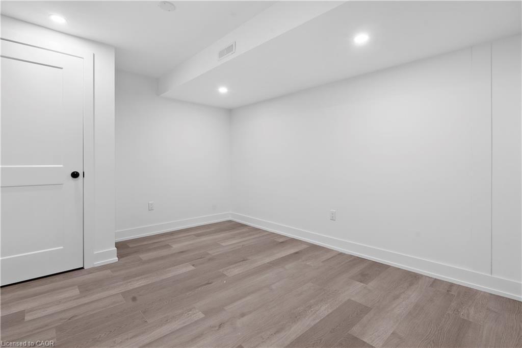 17 Old Coach Road, St. Catharines, ON - Indoor Photo Showing Other Room