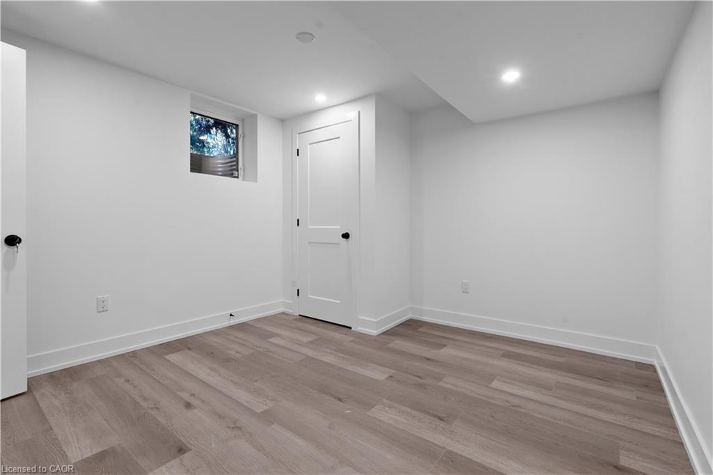 17 Old Coach Road, St. Catharines, ON - Indoor Photo Showing Other Room