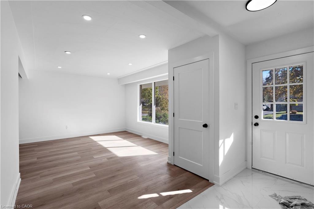 17 Old Coach Road, St. Catharines, ON - Indoor Photo Showing Other Room