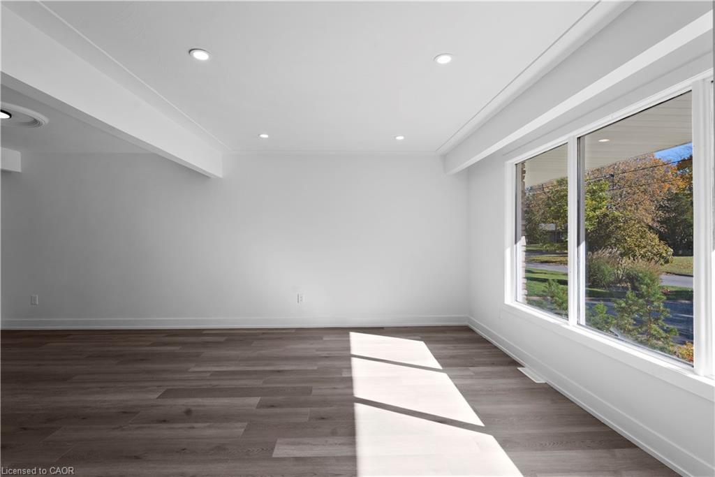 17 Old Coach Road, St. Catharines, ON - Indoor Photo Showing Other Room