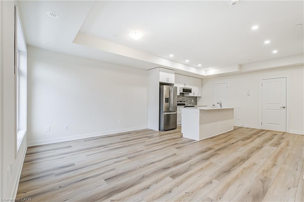 202-755 Omega Drive, Pickering, ON - Indoor Photo Showing Kitchen With Upgraded Kitchen
