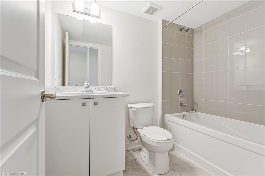202-755 Omega Drive, Pickering, ON - Indoor Photo Showing Bathroom
