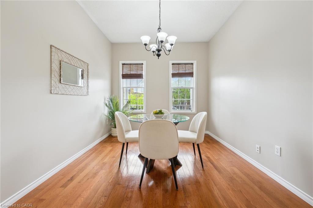 1617 Gowling Terrace, Milton, ON - Indoor Photo Showing Dining Room
