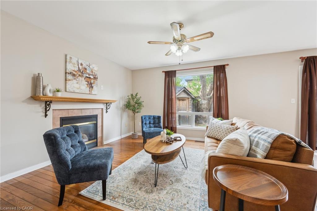 1617 Gowling Terrace, Milton, ON - Indoor Photo Showing Living Room With Fireplace
