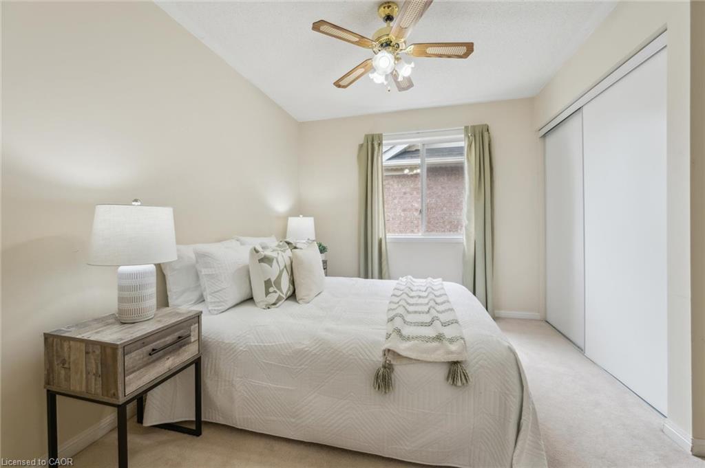 1617 Gowling Terrace, Milton, ON - Indoor Photo Showing Bedroom