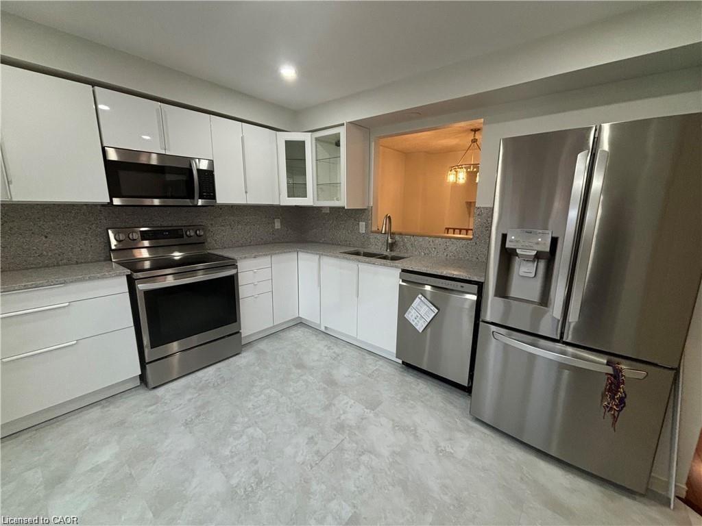 46-72 Stone Church Road W, Hamilton, ON - Indoor Photo Showing Kitchen With Stainless Steel Kitchen With Double Sink