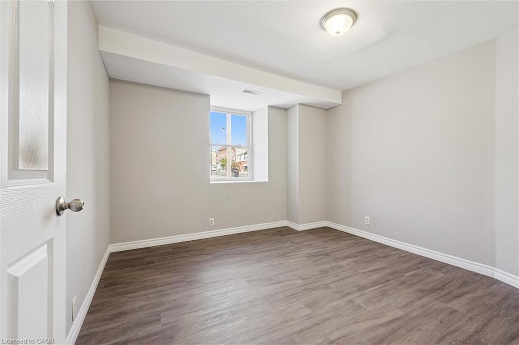 1A-906 King Street E, Cambridge, ON - Indoor Photo Showing Other Room