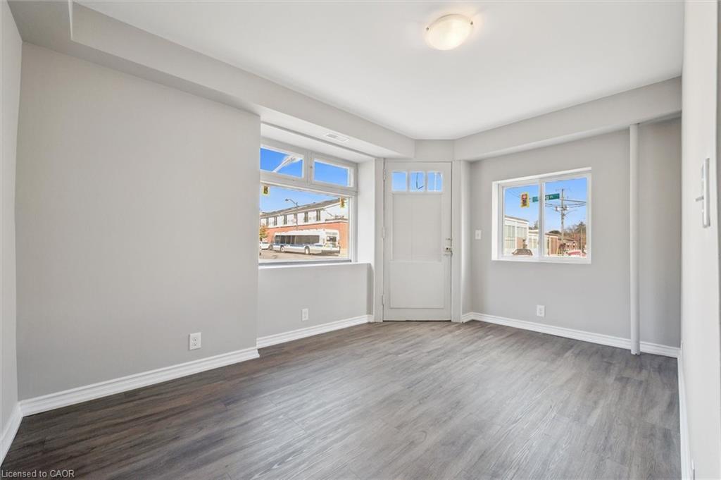 1A-906 King Street E, Cambridge, ON - Indoor Photo Showing Other Room