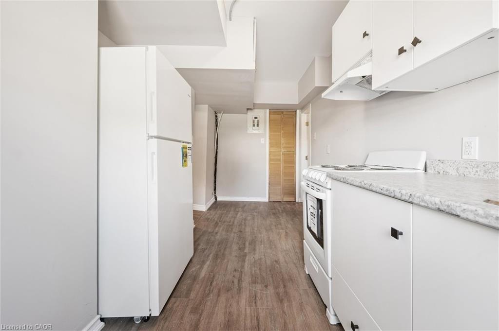 1A-906 King Street E, Cambridge, ON - Indoor Photo Showing Kitchen