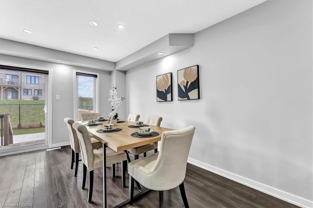 94 Crafter Crescent, Stoney Creek, ON - Indoor Photo Showing Dining Room