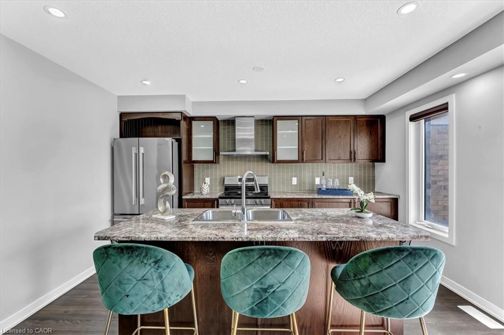 94 Crafter Crescent, Stoney Creek, ON - Indoor Photo Showing Kitchen With Stainless Steel Kitchen