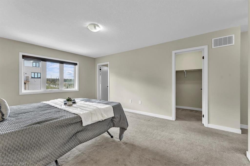 94 Crafter Crescent, Stoney Creek, ON - Indoor Photo Showing Bedroom