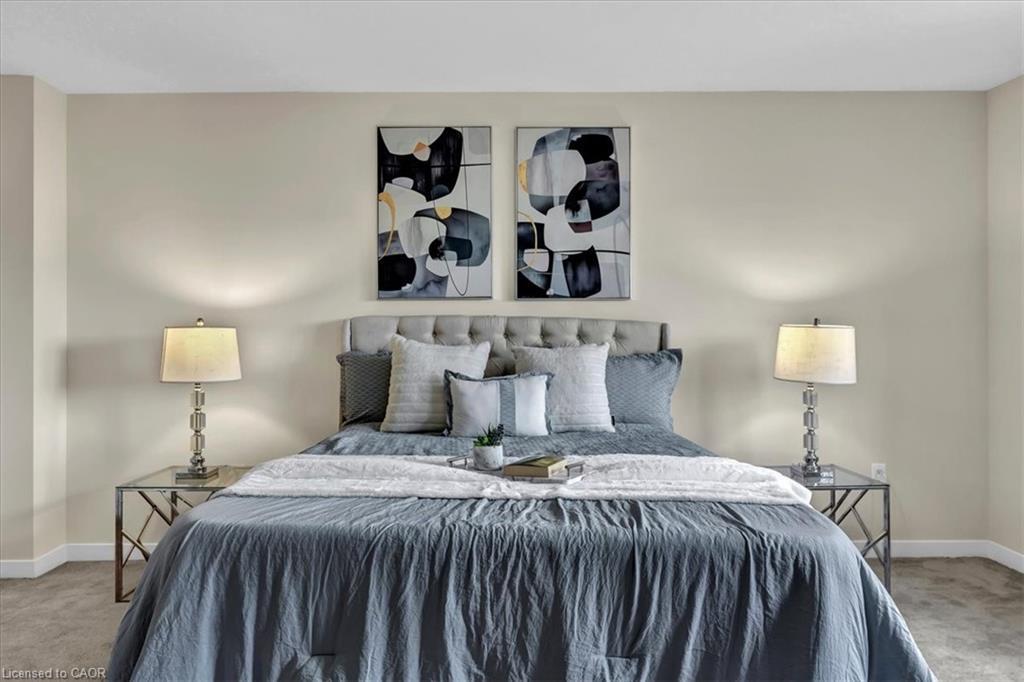 94 Crafter Crescent, Stoney Creek, ON - Indoor Photo Showing Bedroom