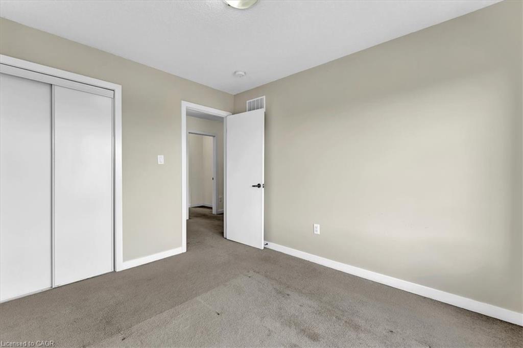 94 Crafter Crescent, Stoney Creek, ON - Indoor Photo Showing Other Room