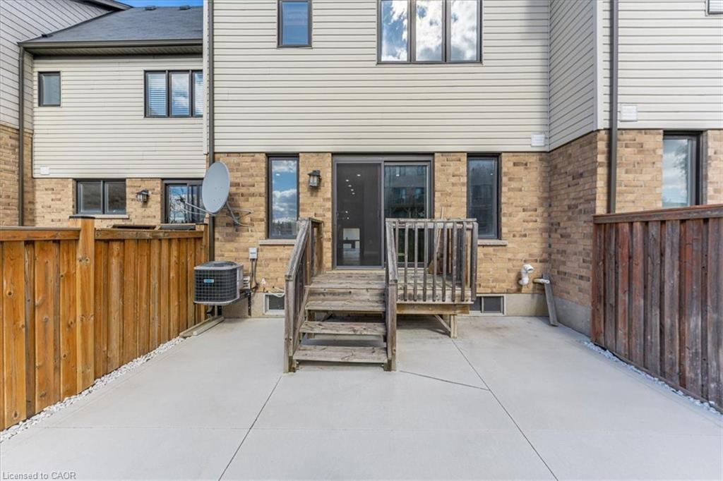 94 Crafter Crescent, Stoney Creek, ON - Outdoor