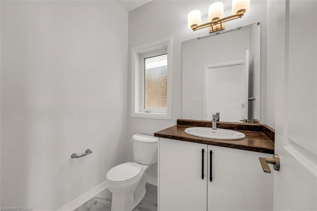 76 Hitchman Street, Paris, ON - Indoor Photo Showing Bathroom