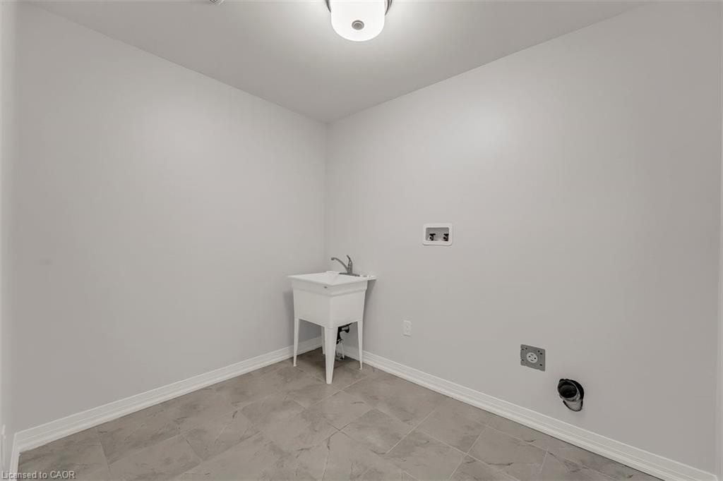 76 Hitchman Street, Paris, ON - Indoor Photo Showing Other Room