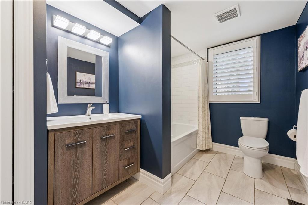 6548 Beatty Line N, Fergus, ON - Indoor Photo Showing Bathroom