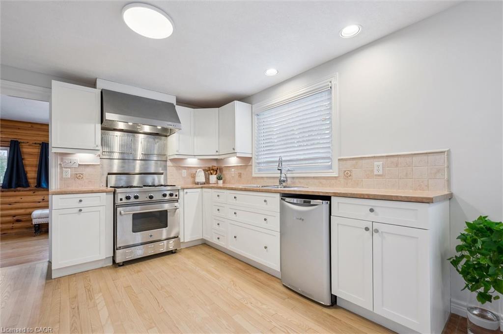 6548 Beatty Line N, Fergus, ON - Indoor Photo Showing Kitchen