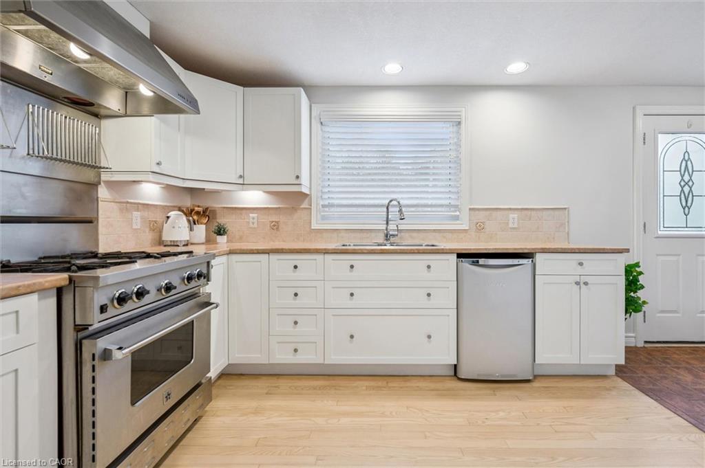 6548 Beatty Line N, Fergus, ON - Indoor Photo Showing Kitchen