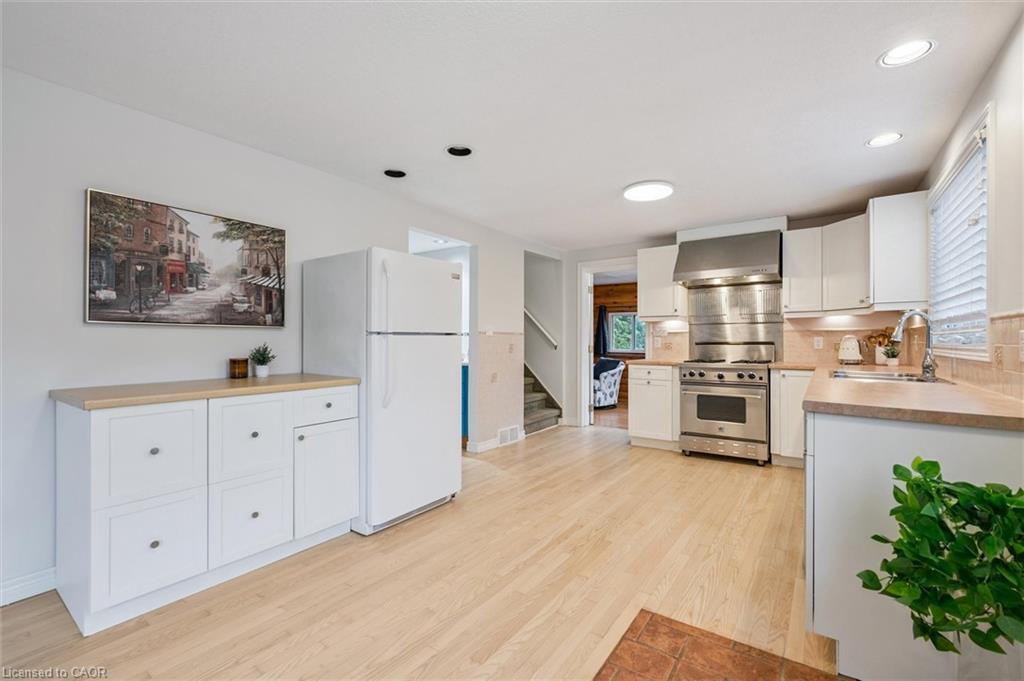 6548 Beatty Line N, Fergus, ON - Indoor Photo Showing Kitchen