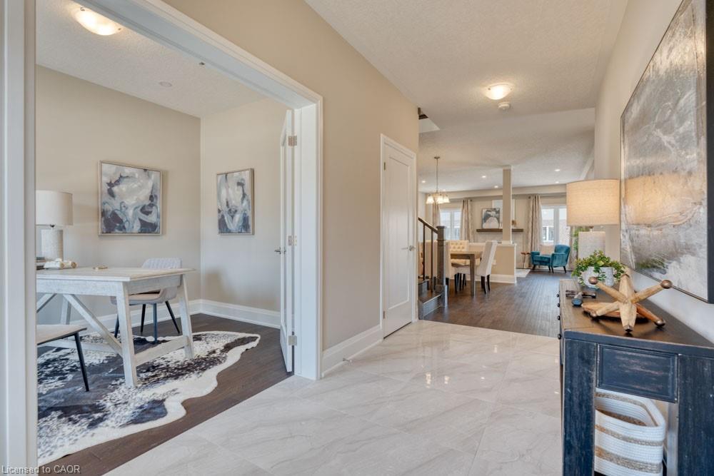 146 Rockledge Drive, Hannon, ON - Indoor Photo Showing Other Room