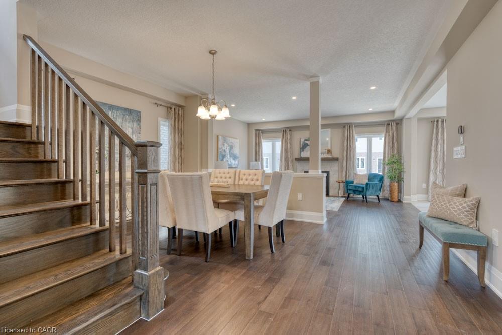 146 Rockledge Drive, Hannon, ON - Indoor Photo Showing Dining Room