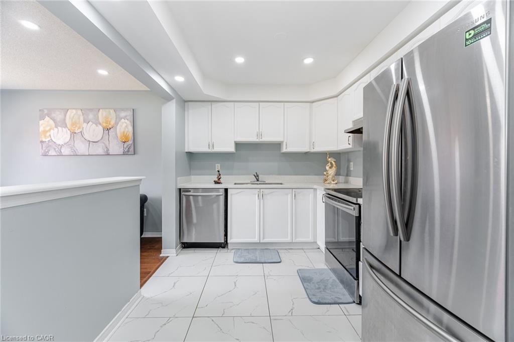 4 Vauxhall Crescent, Brampton, ON - Indoor Photo Showing Kitchen With Stainless Steel Kitchen With Upgraded Kitchen