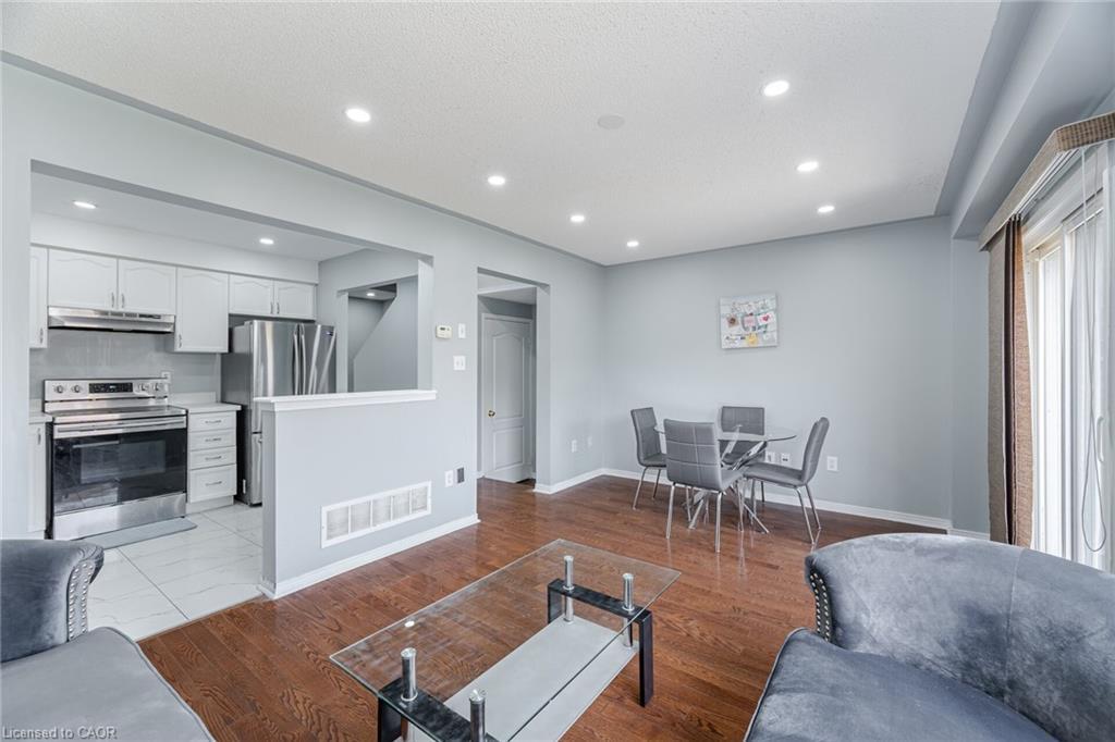 4 Vauxhall Crescent, Brampton, ON - Indoor