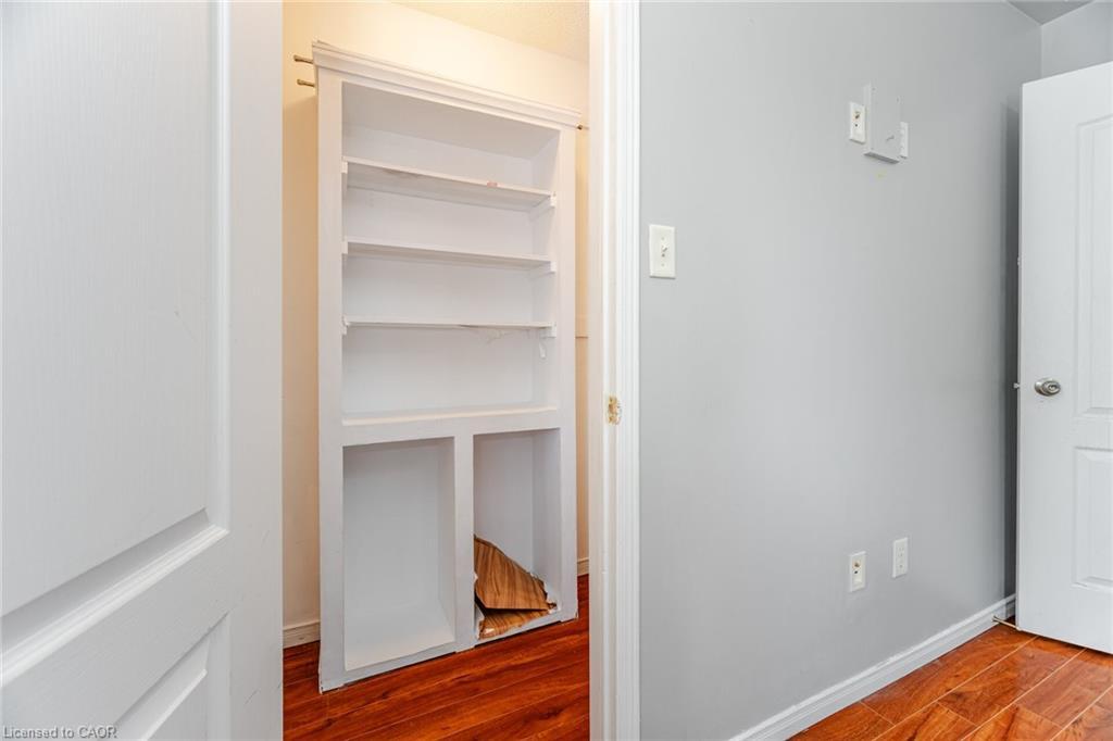 4 Vauxhall Crescent, Brampton, ON - Indoor