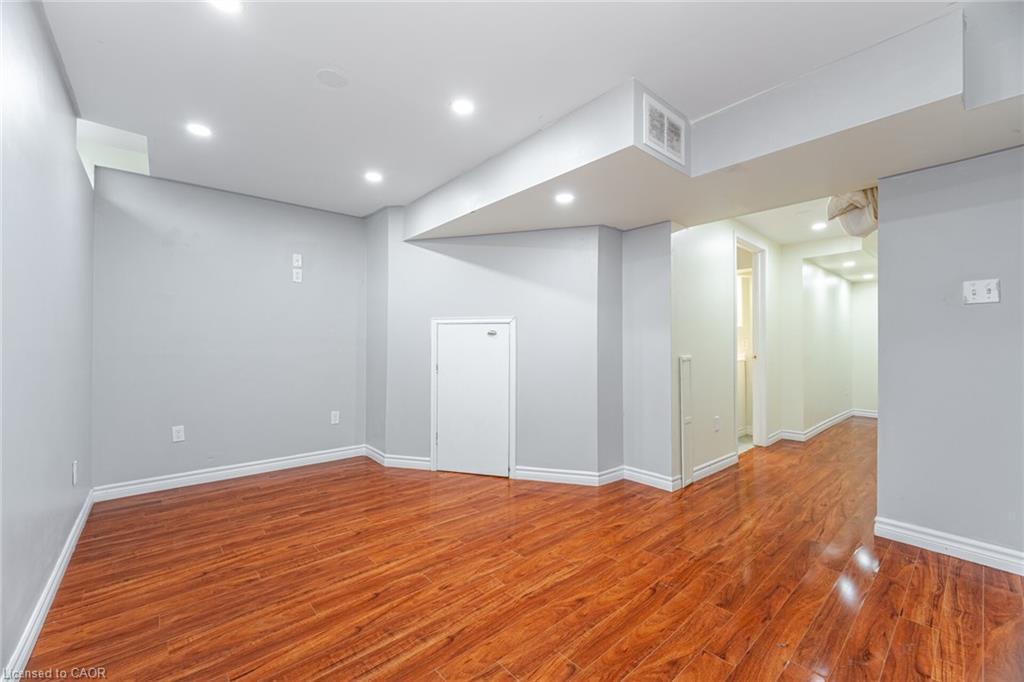 4 Vauxhall Crescent, Brampton, ON - Indoor