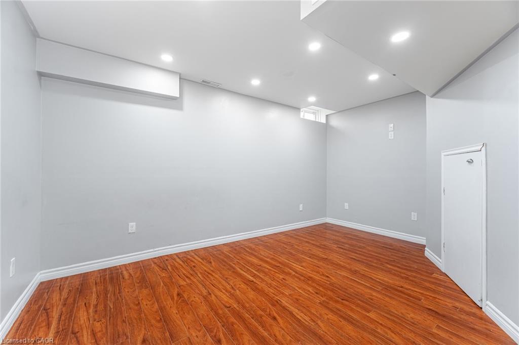 4 Vauxhall Crescent, Brampton, ON - Indoor