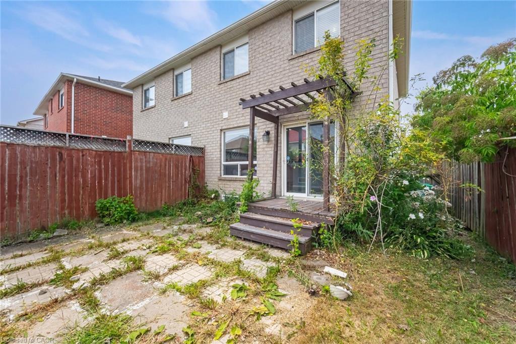 4 Vauxhall Crescent, Brampton, ON - Outdoor