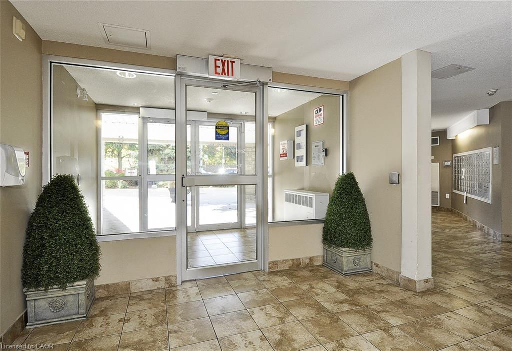 302-8 Harris Street, Cambridge, ON - Indoor Photo Showing Other Room