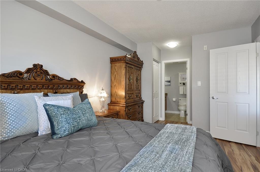 302-8 Harris Street, Cambridge, ON - Indoor Photo Showing Bedroom