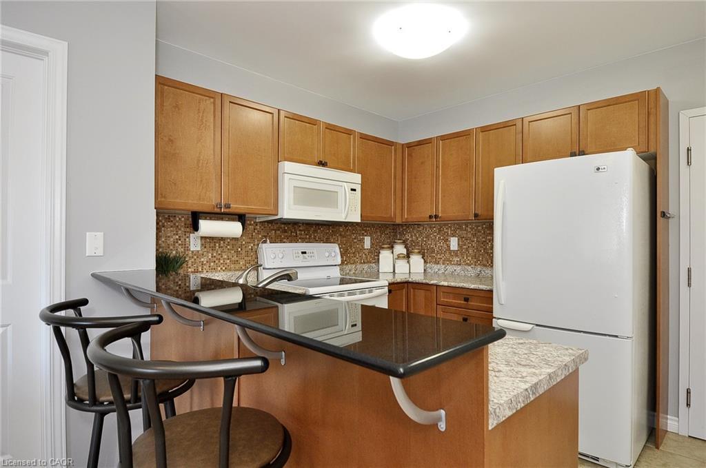 302-8 Harris Street, Cambridge, ON - Indoor Photo Showing Kitchen