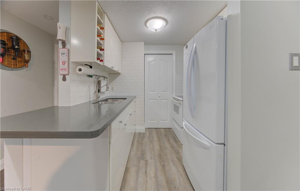 104-30 Bridge Street W, Kitchener, ON - Indoor Photo Showing Other Room