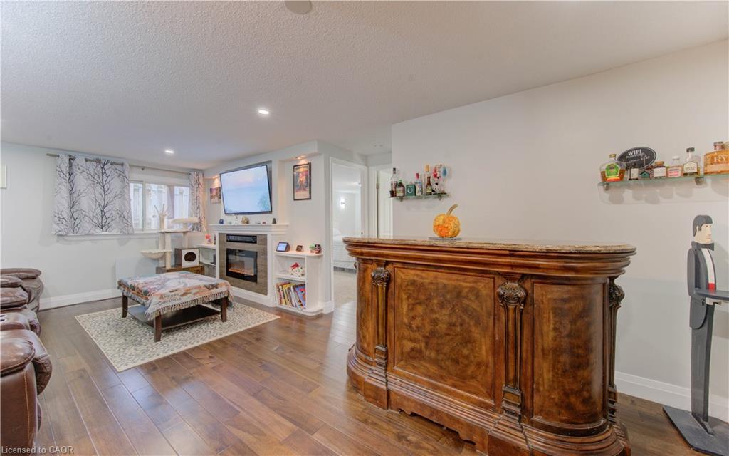 104-30 Bridge Street W, Kitchener, ON - Indoor