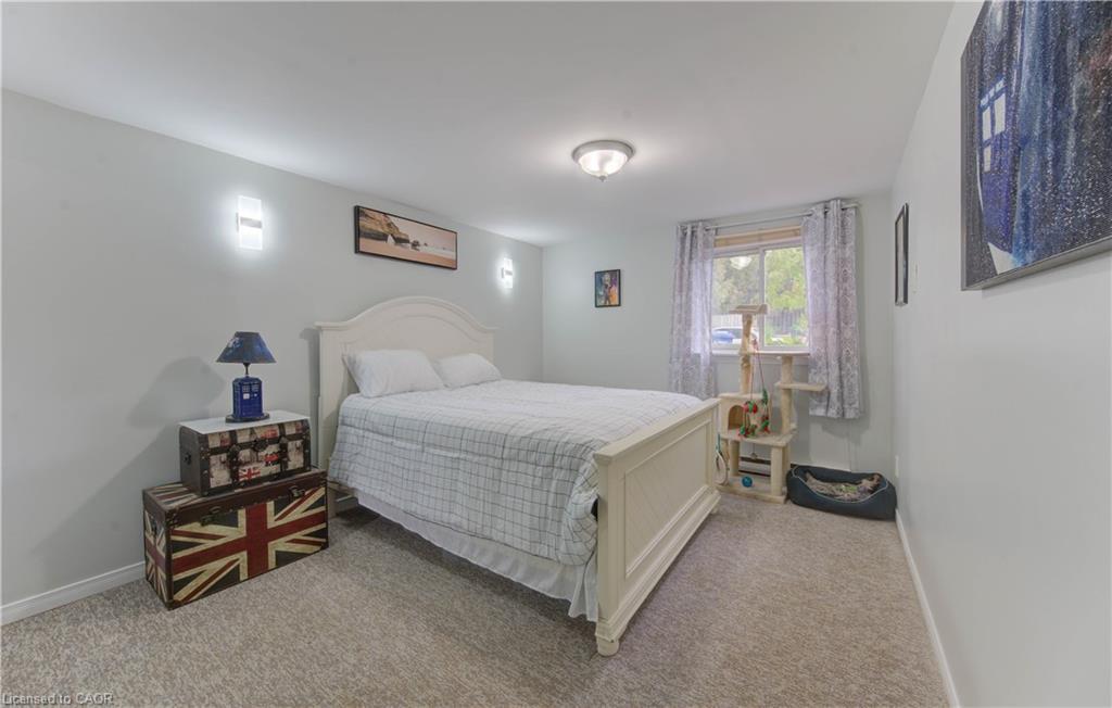 104-30 Bridge Street W, Kitchener, ON - Indoor Photo Showing Bedroom
