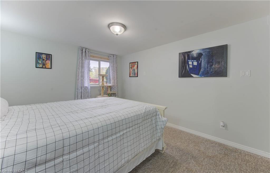 104-30 Bridge Street W, Kitchener, ON - Indoor Photo Showing Bedroom