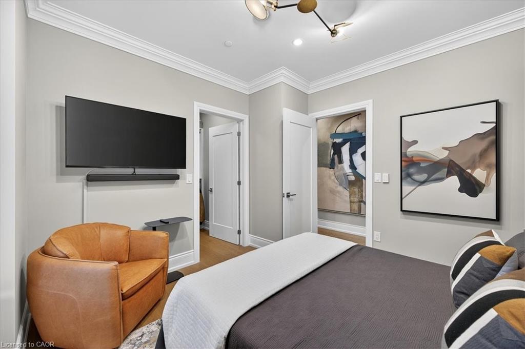 306-1441 Elgin Street, Burlington, ON - Indoor