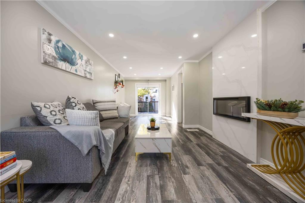 1057 King Street E, Oshawa, ON - Indoor