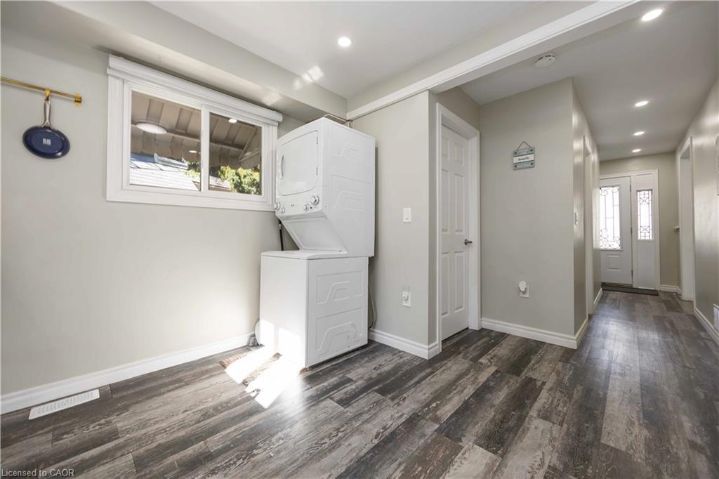 1057 King Street E, Oshawa, ON - Indoor Photo Showing Laundry Room