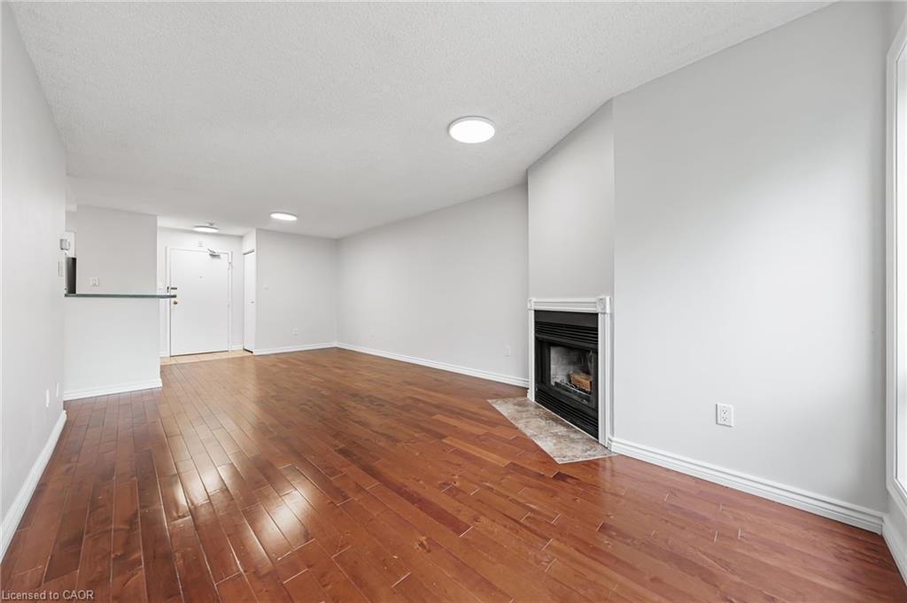 406-15 Hofstetter Avenue, Kitchener, ON - Indoor With Fireplace