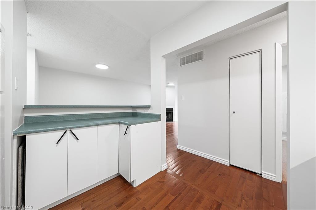 406-15 Hofstetter Avenue, Kitchener, ON - Indoor Photo Showing Other Room