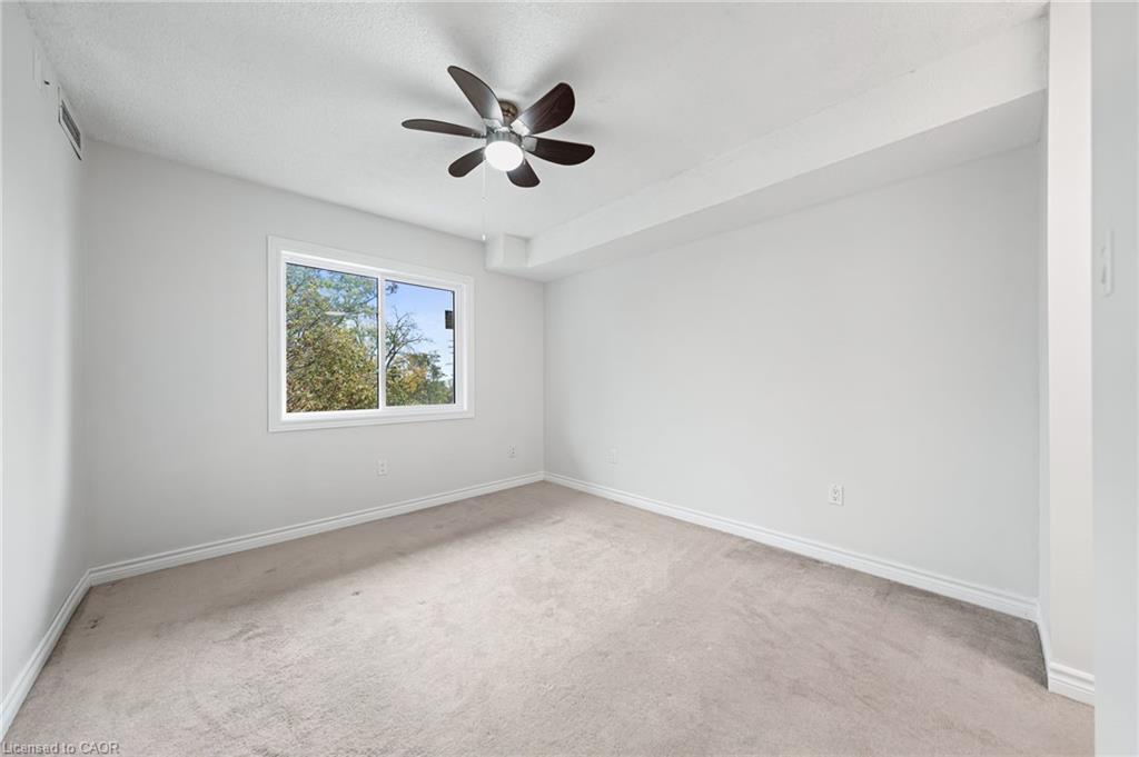 406-15 Hofstetter Avenue, Kitchener, ON - Indoor Photo Showing Other Room