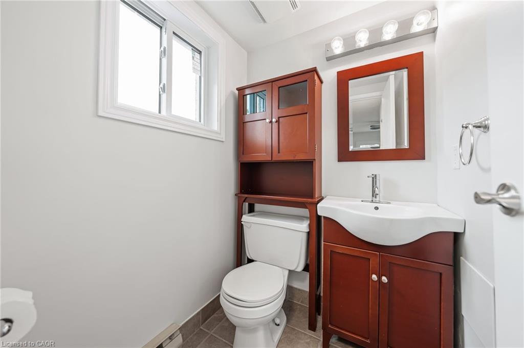 406-15 Hofstetter Avenue, Kitchener, ON - Indoor Photo Showing Bathroom